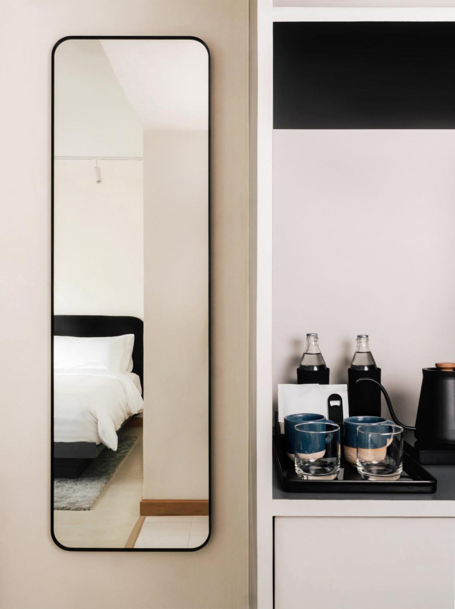 ホテル The Standardx, Bangkok Phra Arthit エクステリア 写真