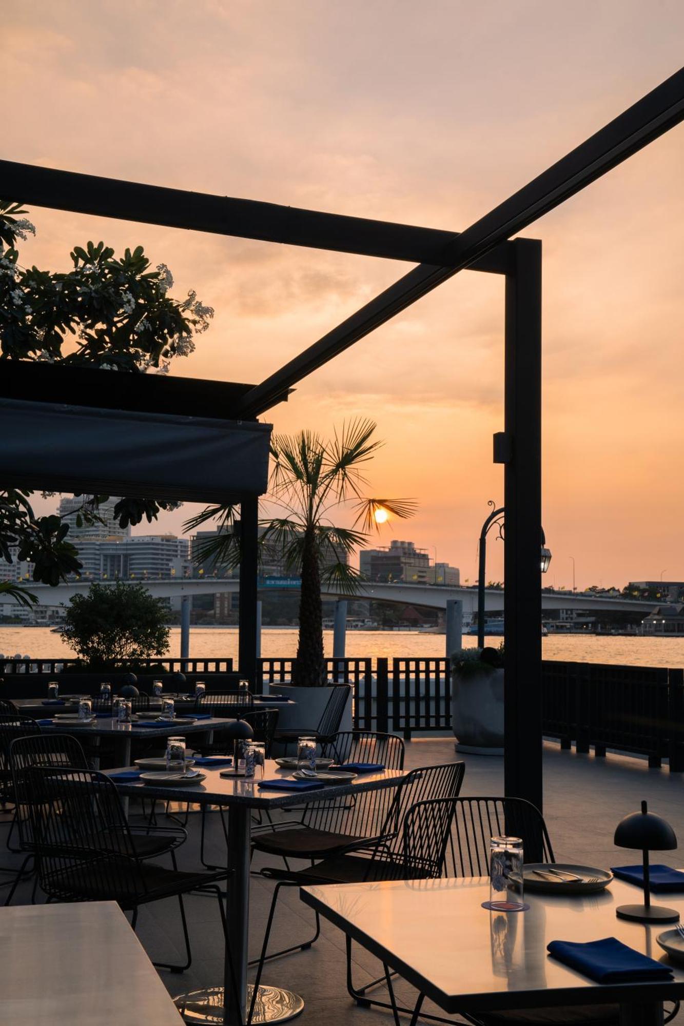 ホテル The Standardx, Bangkok Phra Arthit エクステリア 写真